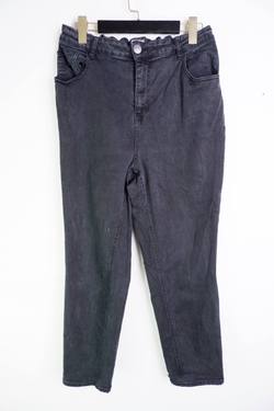 Джинсы свободного кроя, визуально на 46 размер