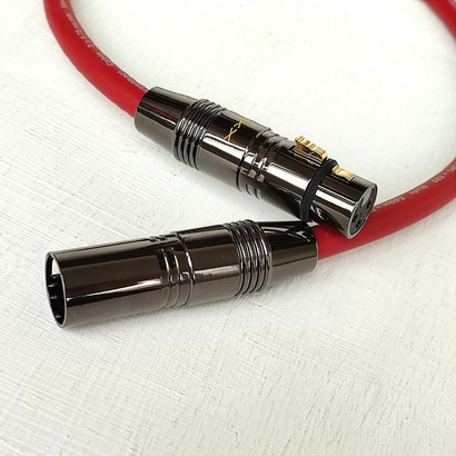 DAXX R389 Балансный 1XLR-1XLR кабель (папа-мама) из посеребренной бескислородной меди. High Grade D=9mm (1шт.)