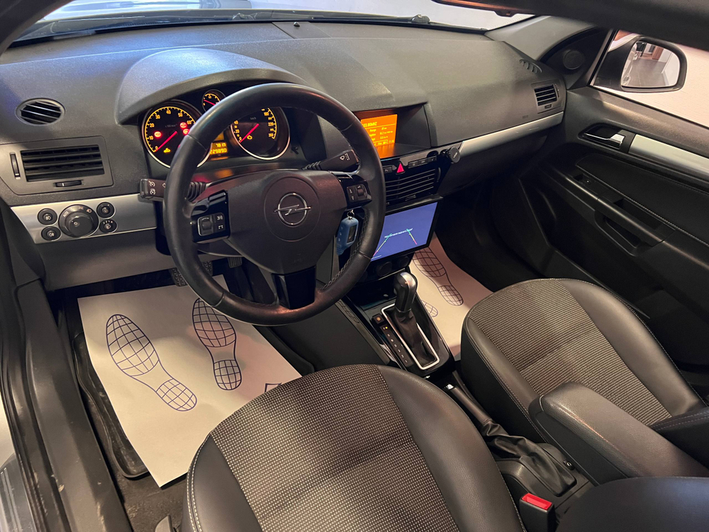 Opel Astra Family, 2012 год