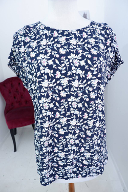 Блузка Finn Flare вискозная, маркировка 2XL, визуально на 48/50 размер