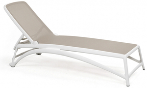 Шезлонг-лежак пластиковый Atlantico