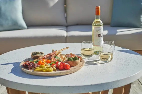 Комплект уличной мебели Woodland из массива эвкалипта, диван, 2 кресла, столик