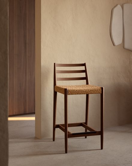 Полубарный стул Analy из массива дуба в отделке орех и веревочным сиденьем 65 см