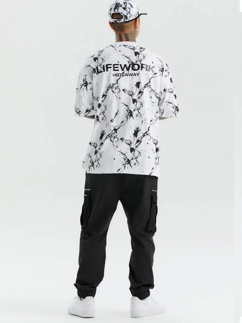 Брюки-джоггеры в стиле карго с жаккардовым рисунком