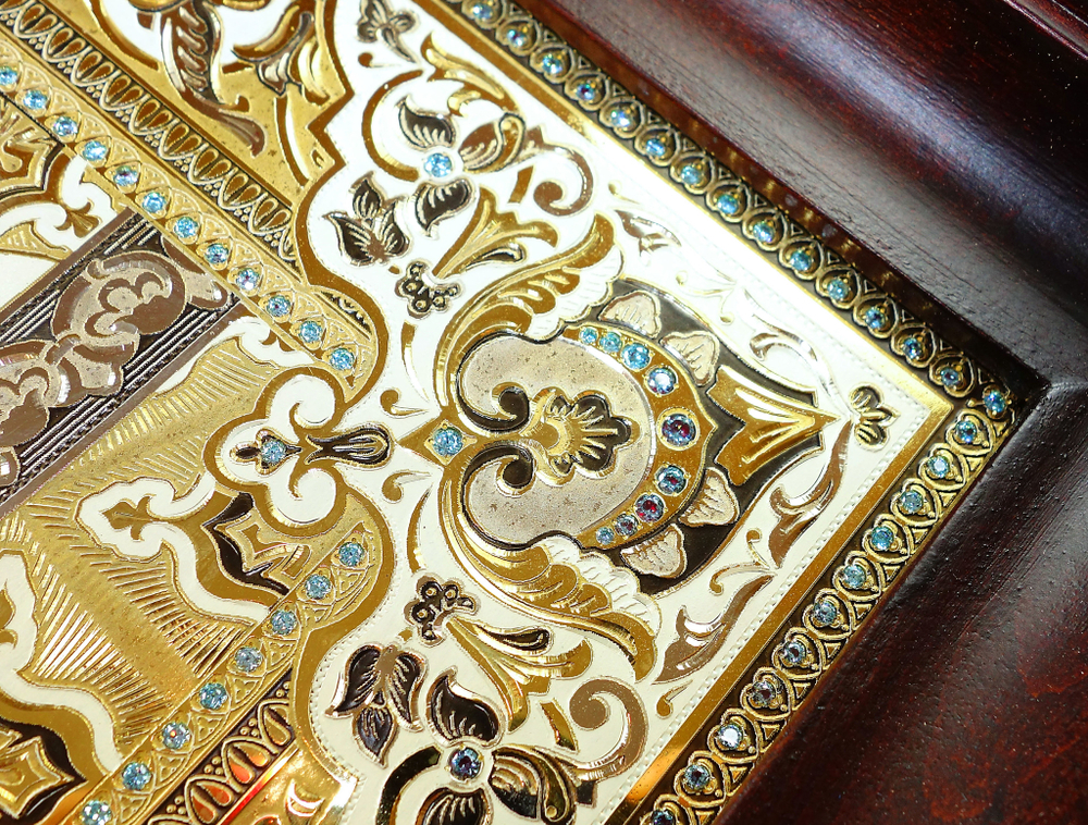 Икона Николая Чудотворца /в киоте/ №2