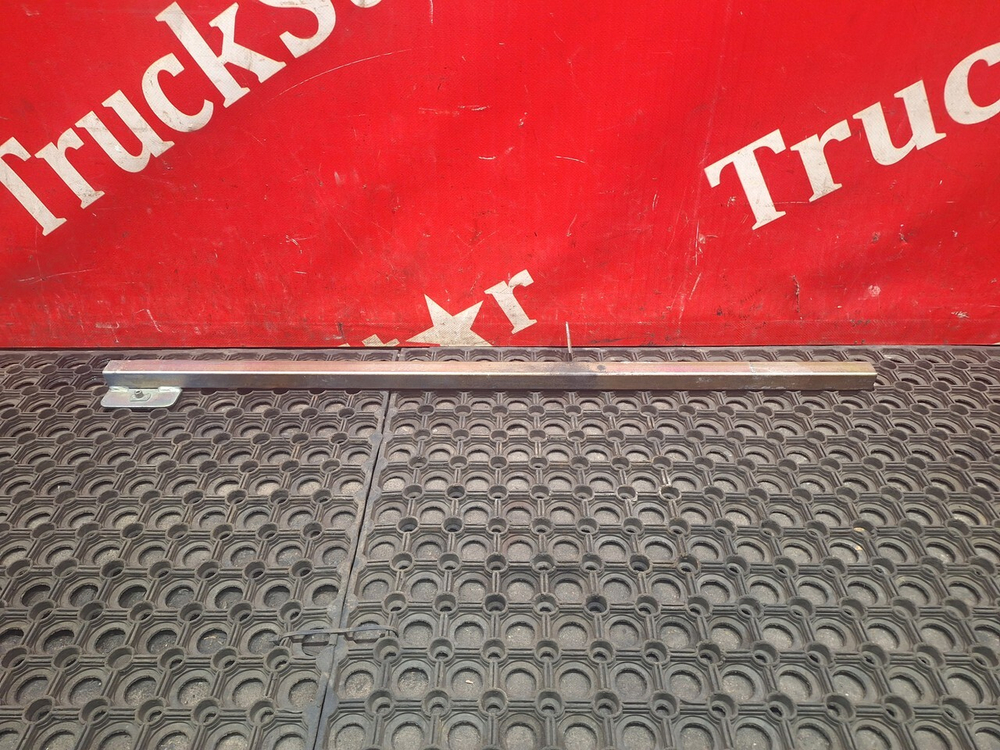 Кронштейн продолжения двери правый 2018г.