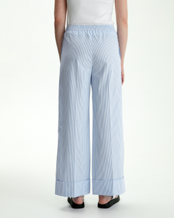 Свободные брюки на резинке в полоску