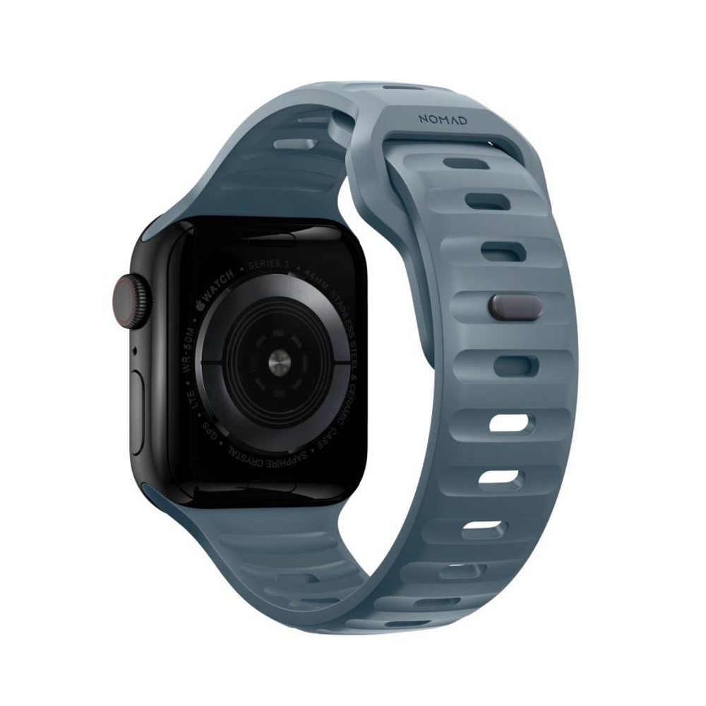 Спортивный ремешок Nomad Sport Band для Apple Watch 38, 40, 41 и 42 мм Водостойкий ремешок из фторэластомера с алюминиевой застёжкой pin-and-tuck. На запястье обхватом 135–175 мм