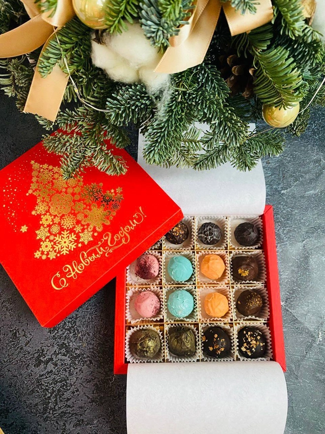 Ассорти конфет 16 шт в дизайнерской упаковке