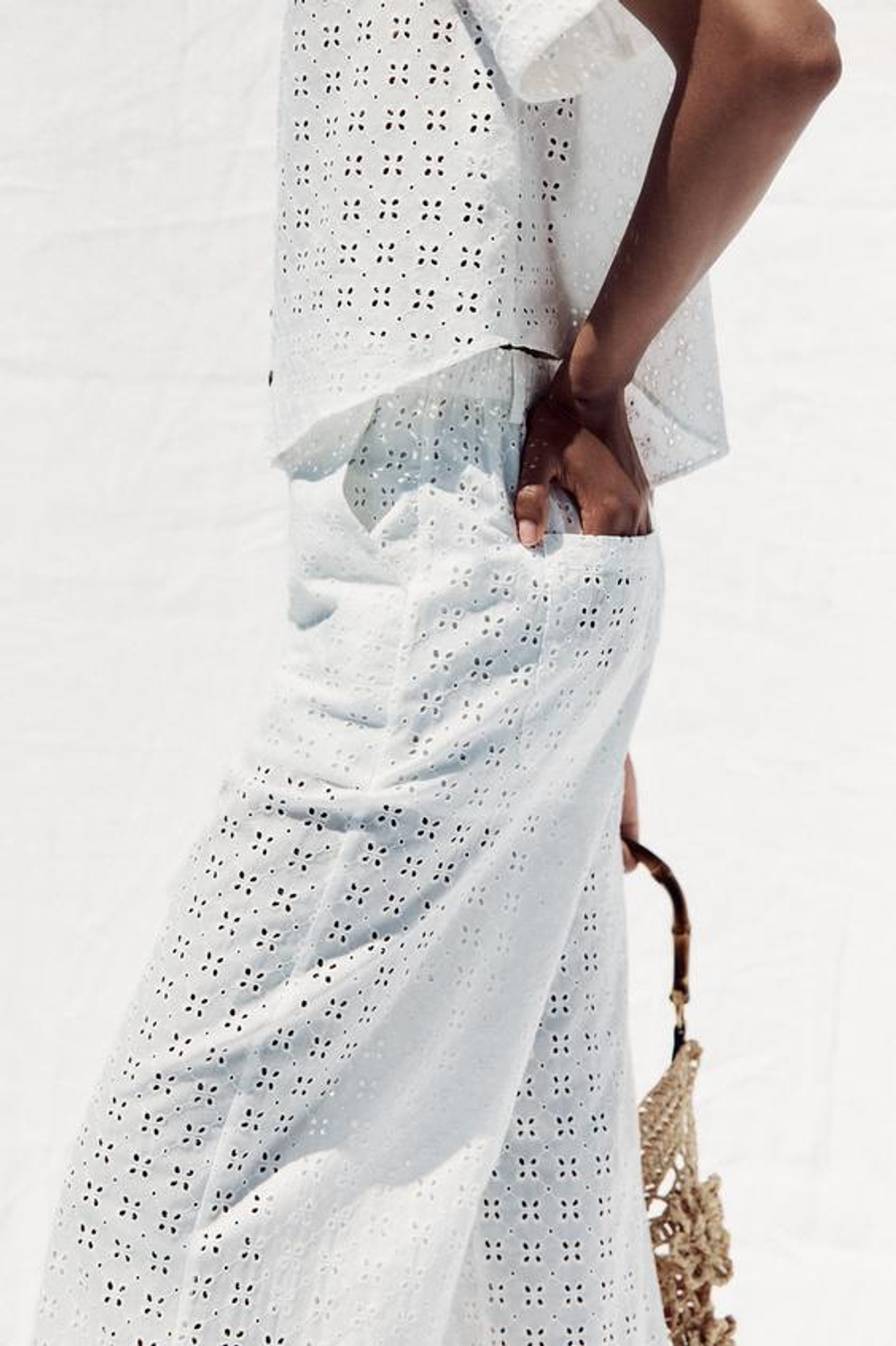 ZARA БРЮКИ-КЮЛОТЫ С АЖУРНОЙ ВЫШИВКОЙ, БЕЛЫЙ