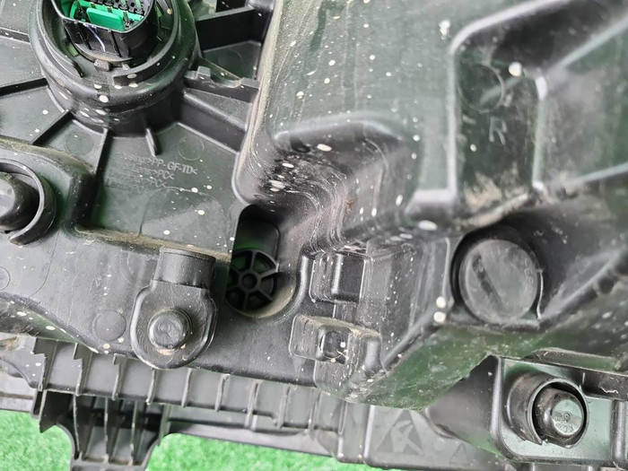 Фара правая BYD FangChengBao Leopard 5 (23-нв) LED