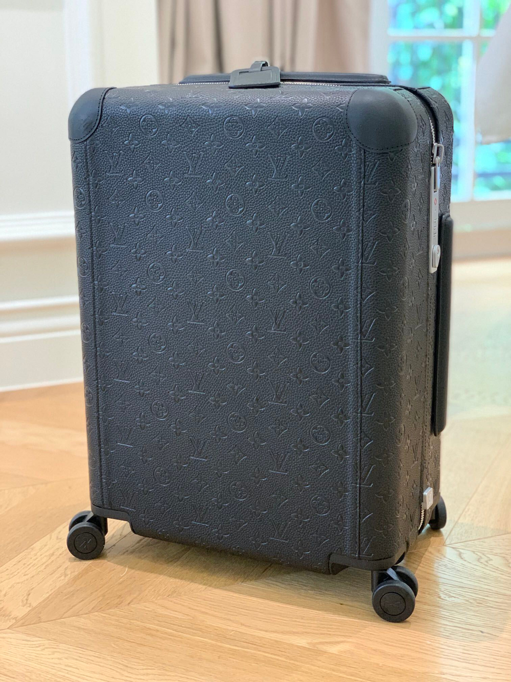 Louis Vuitton Horizon 55
