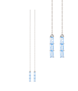 Моносерьга-продёвка из серебра со вставками из выращенной голубой шпинели