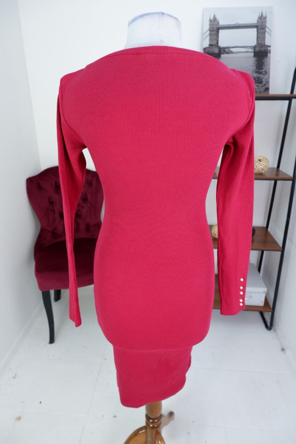 Платье Oodji из вискозы трикотажное 42 размер