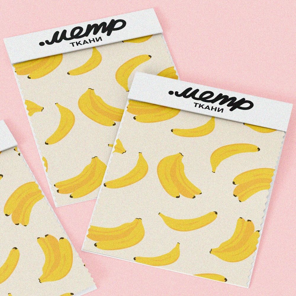 Ткань барби бананчики на белом фоне