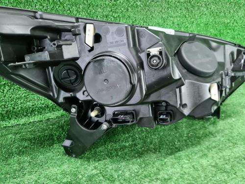 Фара левая Renault Kaptur (2016-2020) галоген