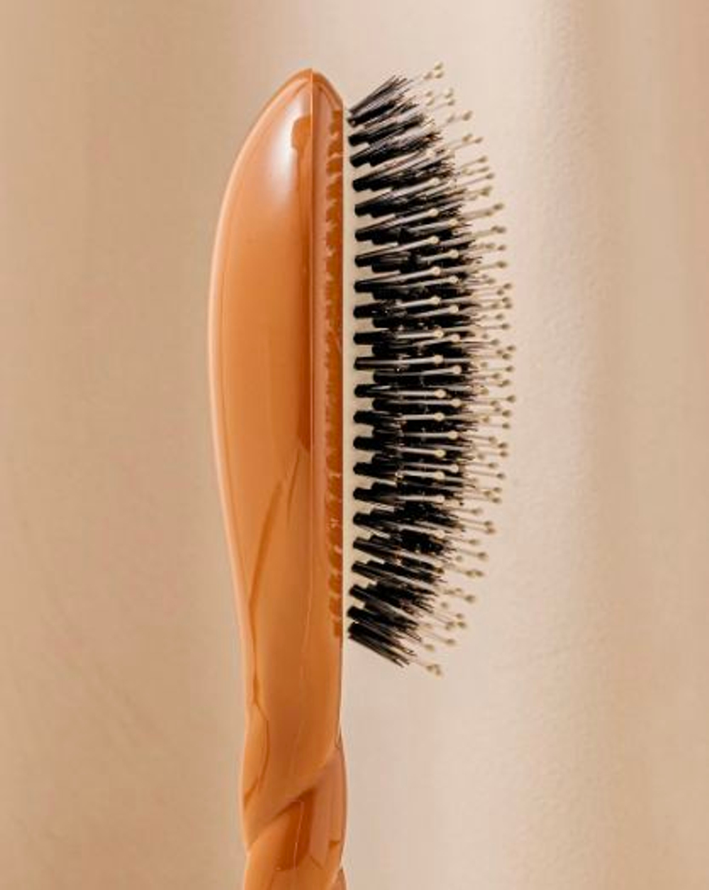 La Bonne Brosse Массажная расческа для волос N 03 Essential Sensitive Scalp Brush - Creamy White
