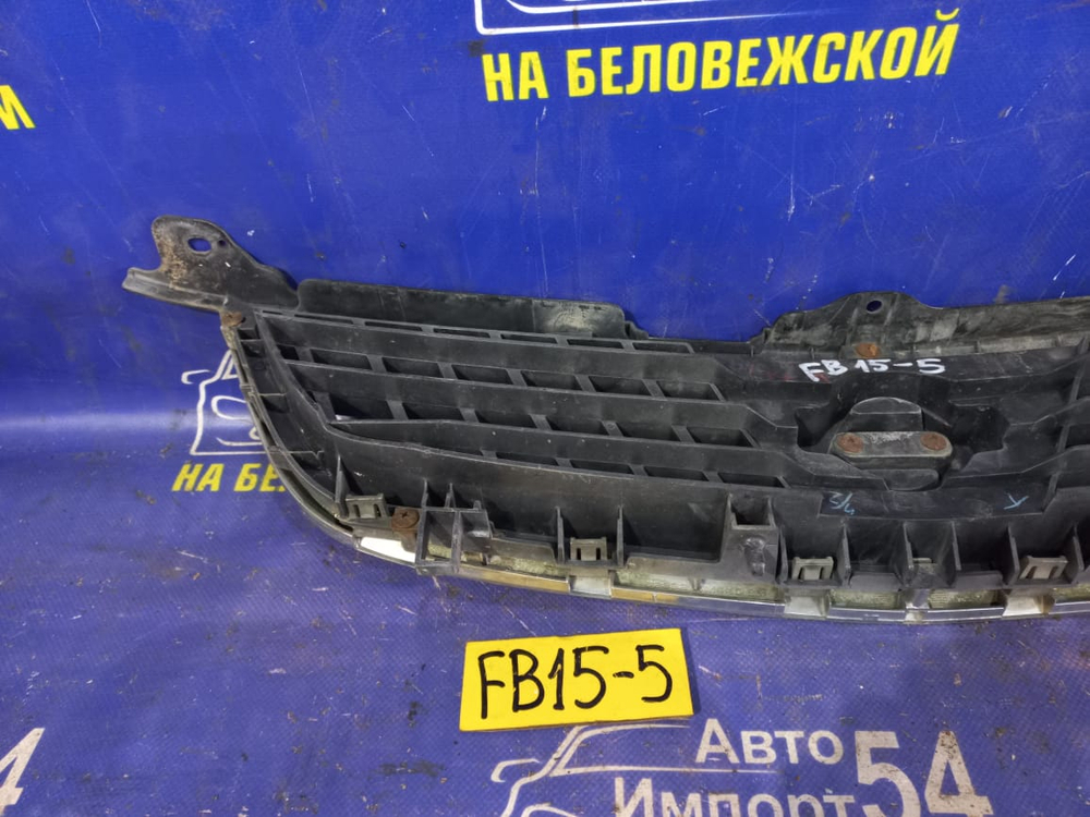 Решетка радиатора NISSAN SUNNY 1999