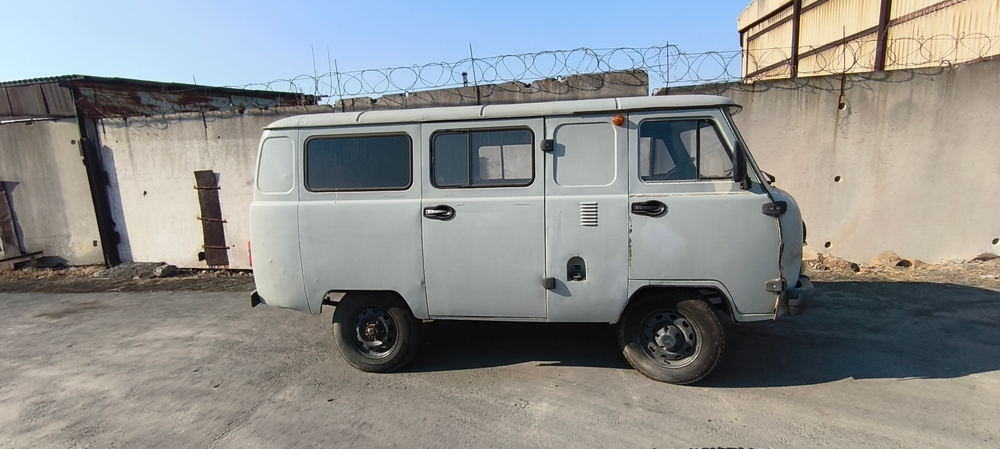 UAZ 3909* Грузопассажирский 390995-04 (Фургон, 6+1 мест, без ABS, Бензиновый, 2,7 л, 112 л.с.)