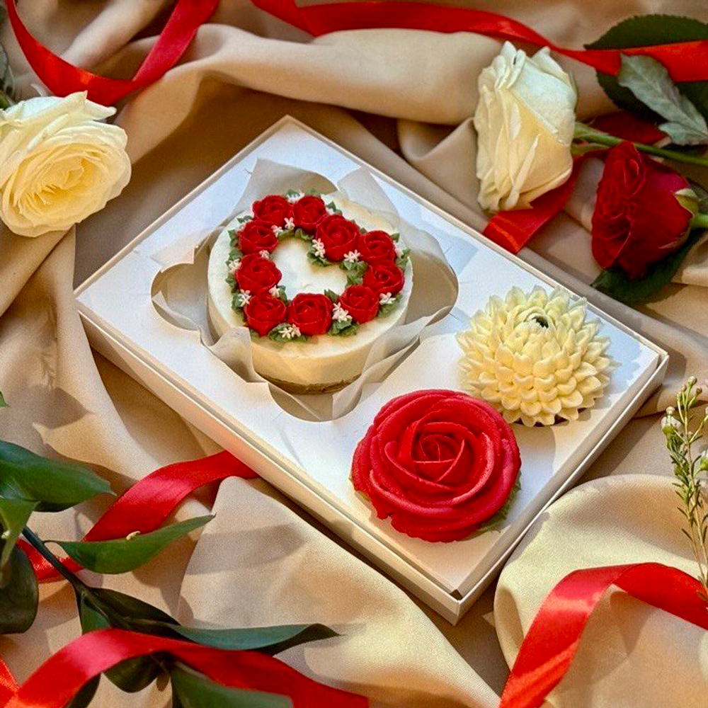 Бенто чизкейк "Сердце розы"