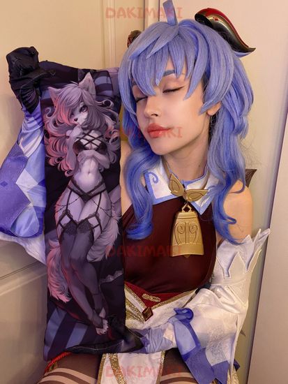 Мини дакимакура Серебристая волчица Фурри арт. M1152, 60х20 см