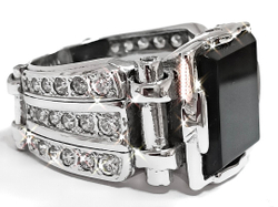 Ювелирное мужское кольцо из серебра,вставка оникс,фианиты,размер 21