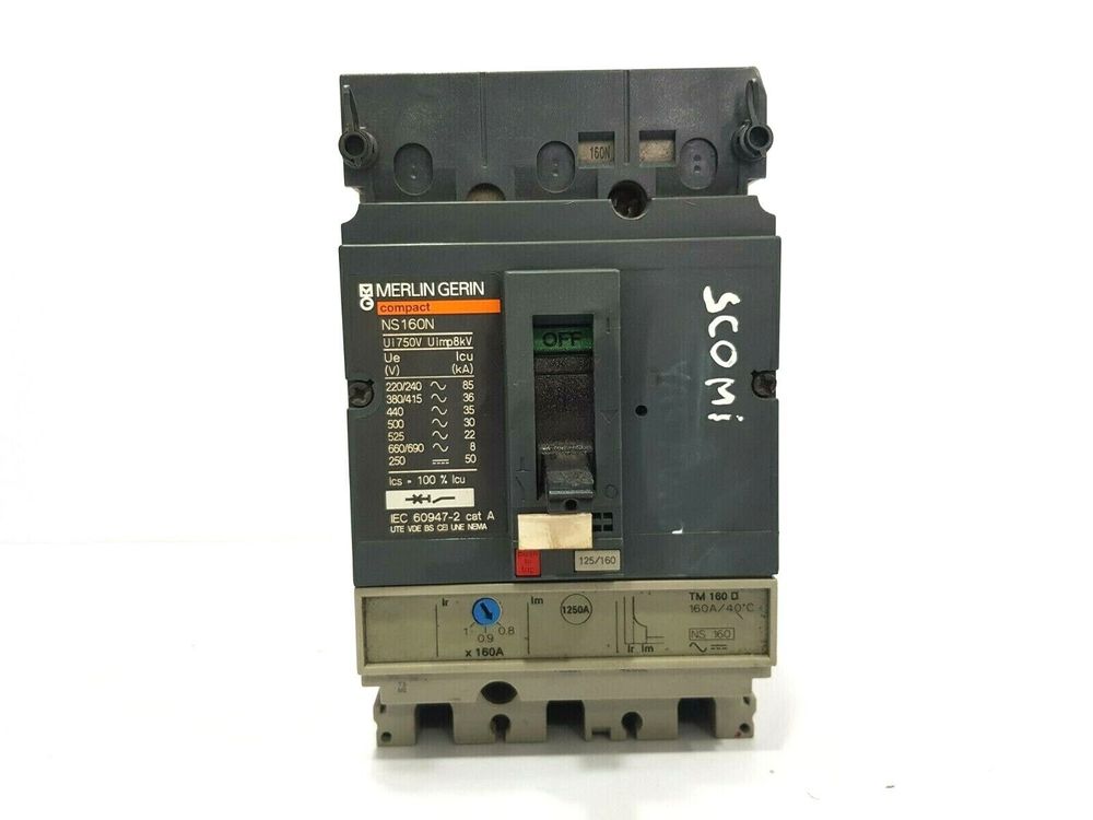 COMPACT CIRCUIT BREAKER