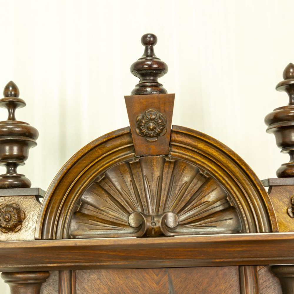 Настенные часы поставщика царского двора