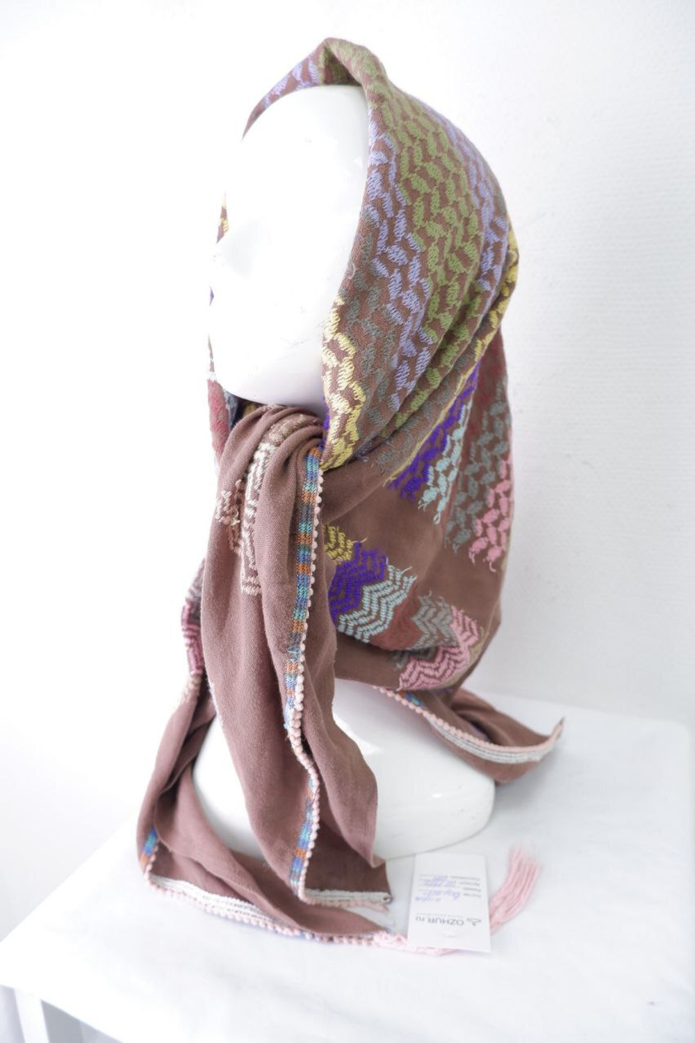 Платок приятной расцветки