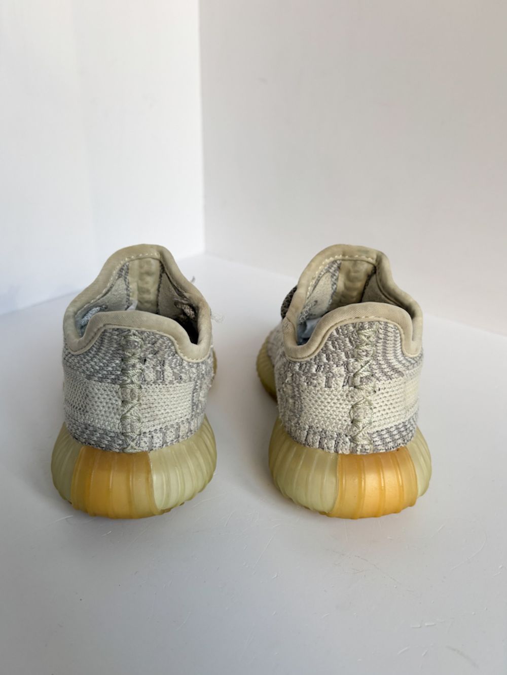 Кроссовки Adidas Boost, 22,5