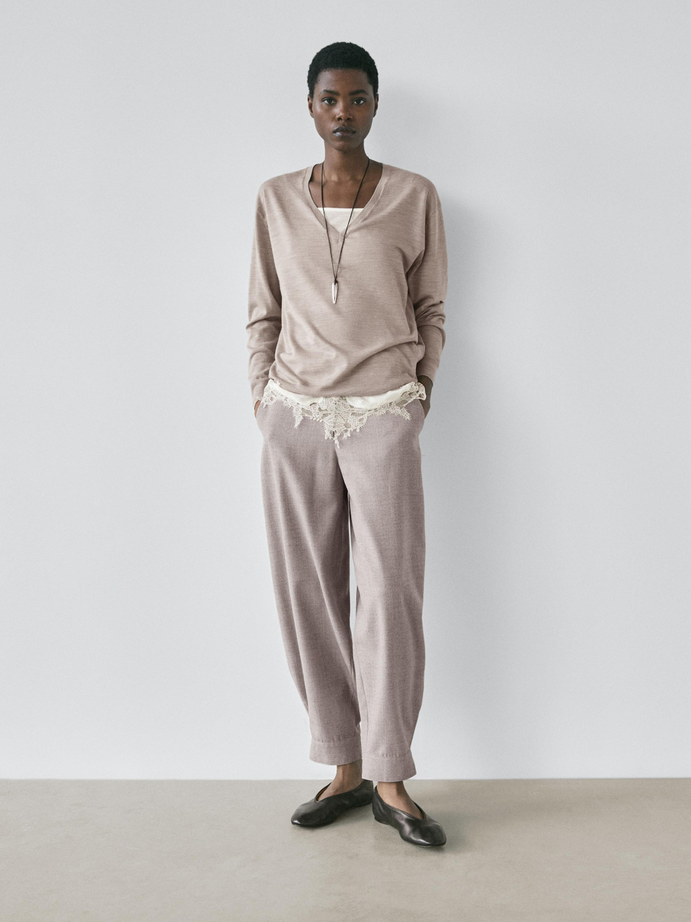 Massimo Dutti Свитер оверсайз с V-образным вырезом, норка