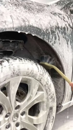 Glosswork Fender Brush Щетка для арок с длинной изогнутой ручкой