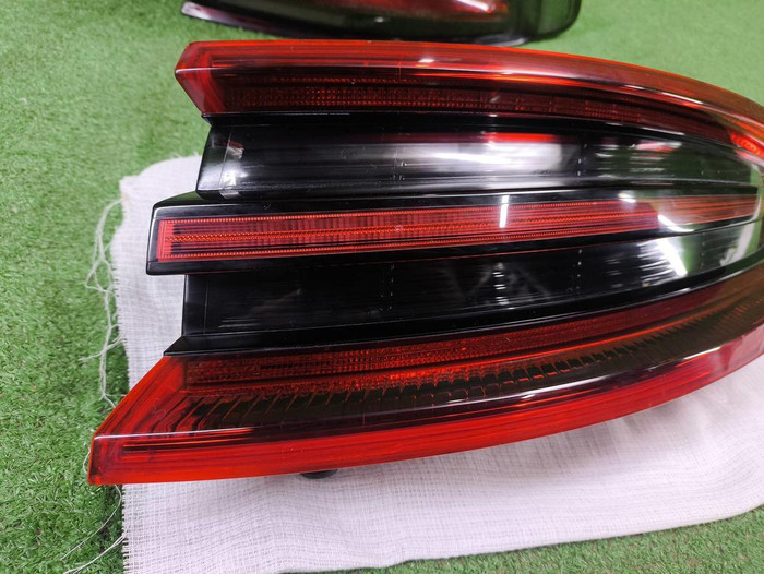 Фонарь правый внешний Porsche Macan (2014-2018)