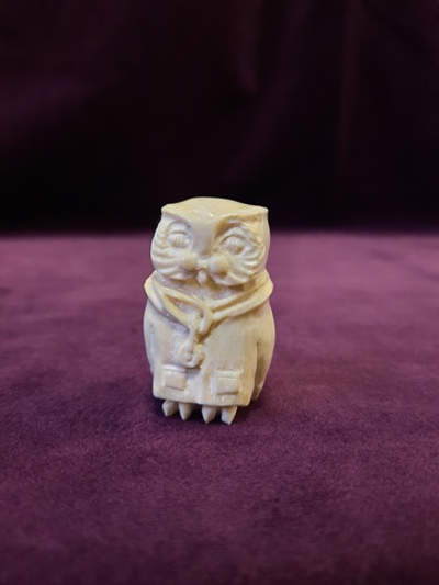 Миниатюра "Доктор сова", бивень мамонта