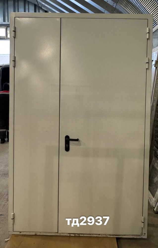 Дверь металлическая Б/У 232(в) х 143(ш) Входная