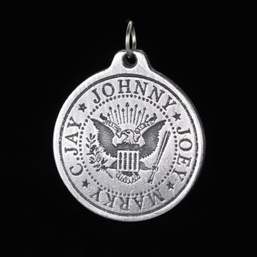 Кулон Ramones герб 3,5 см