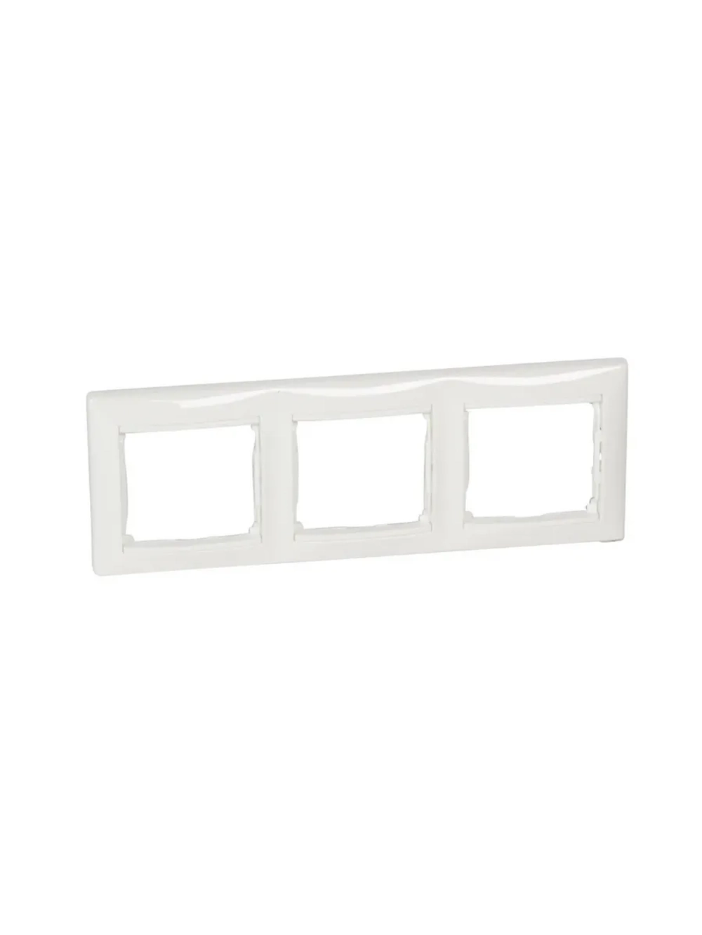 Рамка 3 поста Legrand Valena Classic белая 774453