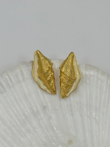 Серьги ракушки с кремовой эмалью Trifari