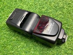 Nikon Speedlight SB-700
