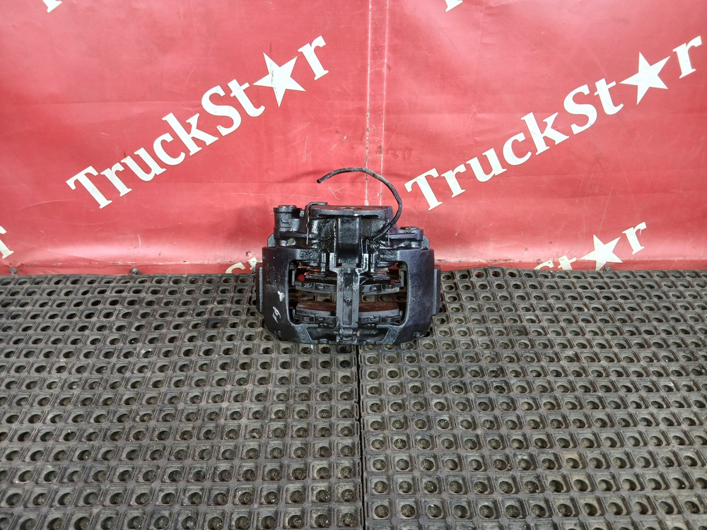 Суппорт передний правый 2023г