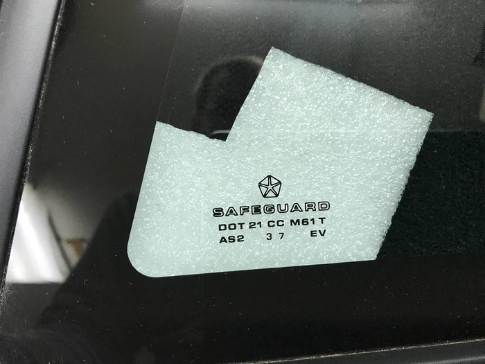 Форточка задняя Jeep Grand Cherokee 1 SJ (96-98)