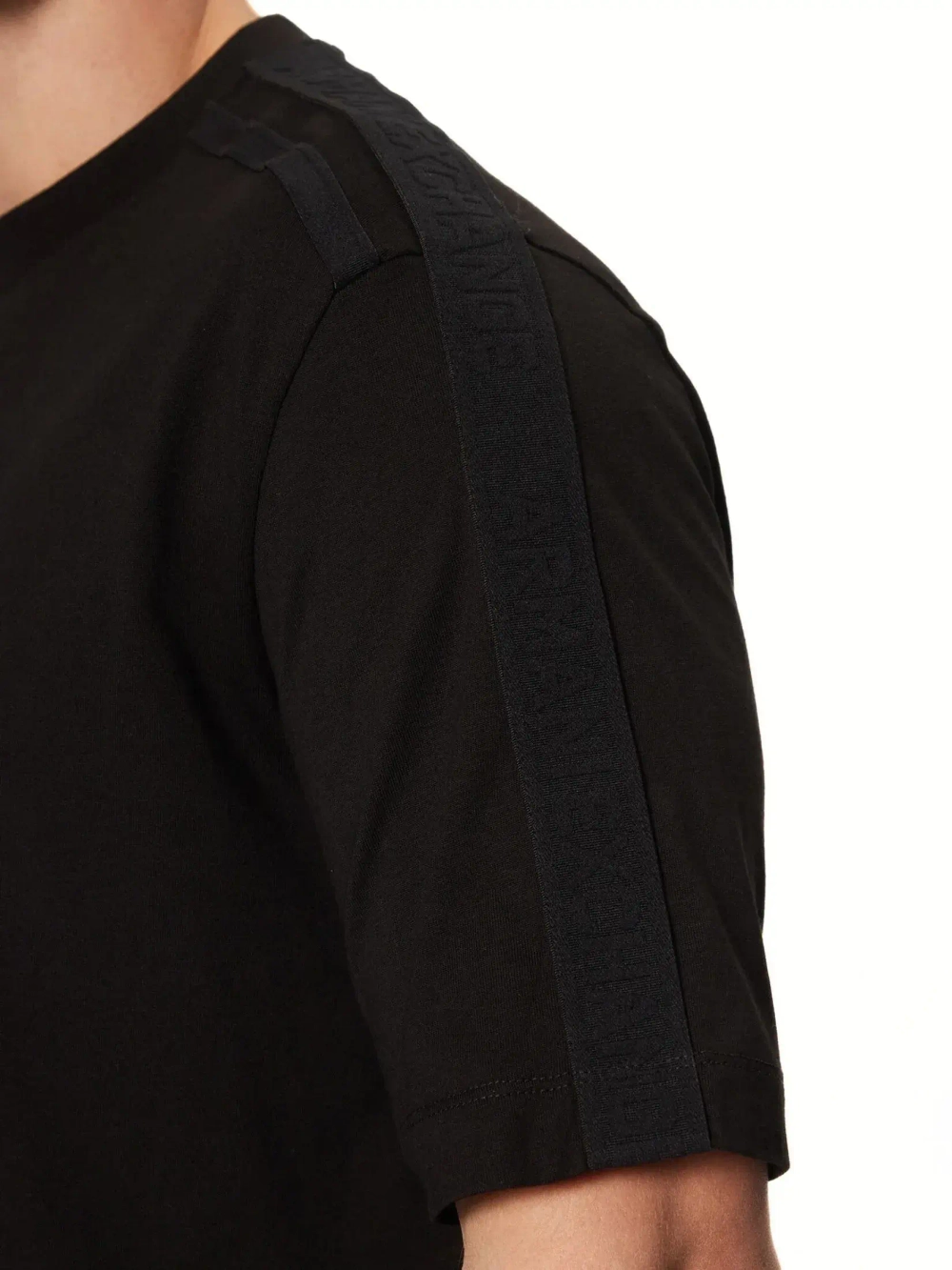 Футболка Armani Exchange
