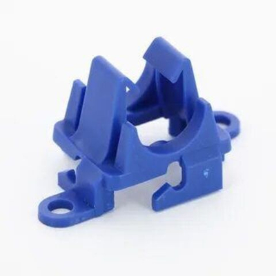 Клипса поворотная для крепления труб 14-20мм к сетке ( уп. 50 шт )