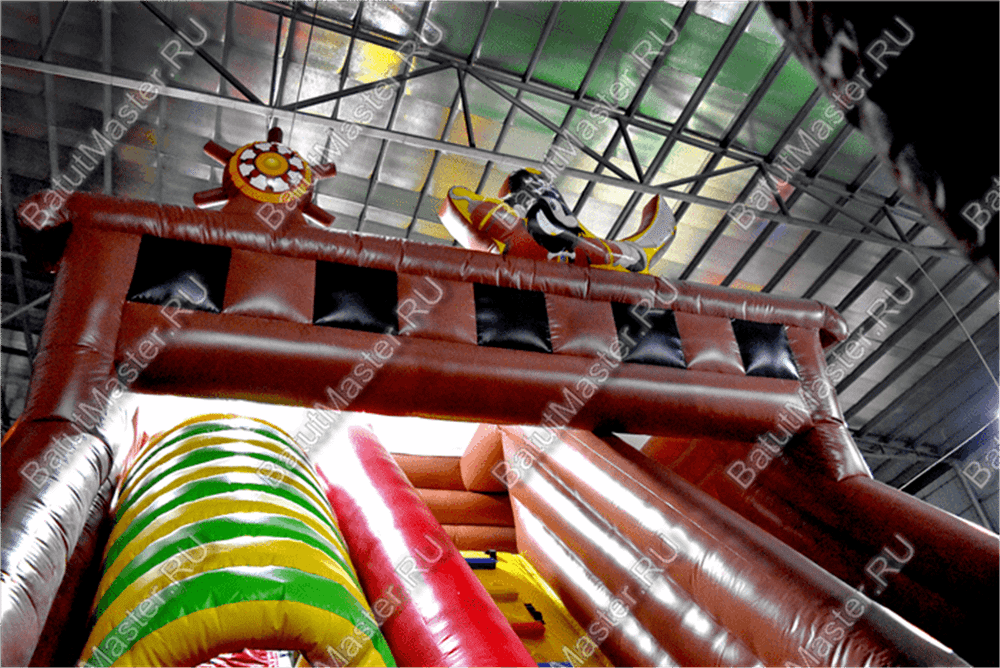 Надувной корабль "Весёлый Роджер Brown"