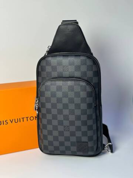 Сумка-слинг Louis Vuitton