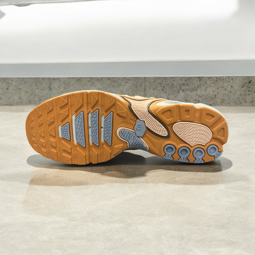 Nike Air Max Plus • Phantom Cacao