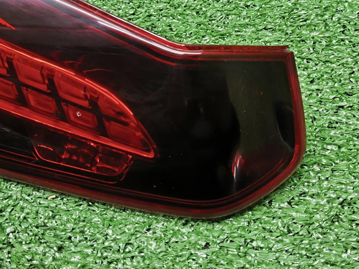 Фонарь левый внутренний Mercedes E W213 (20-23)