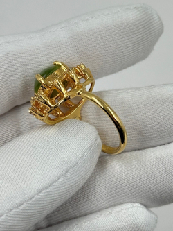 Кольцо с зелёным кабошоном