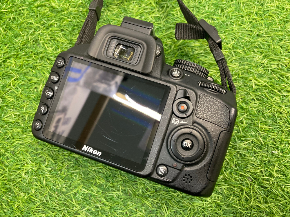Nikon D3100 kit 18-55mm 3.5-5.6G VR 1.700 кадров