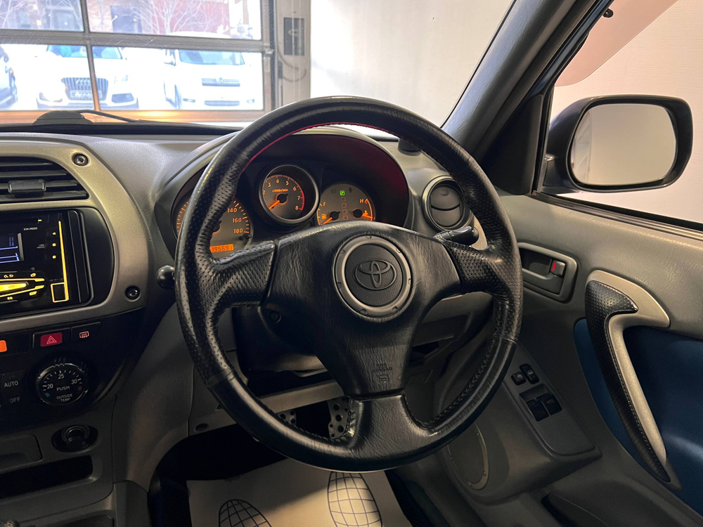 Toyota RAV4, 2002 год